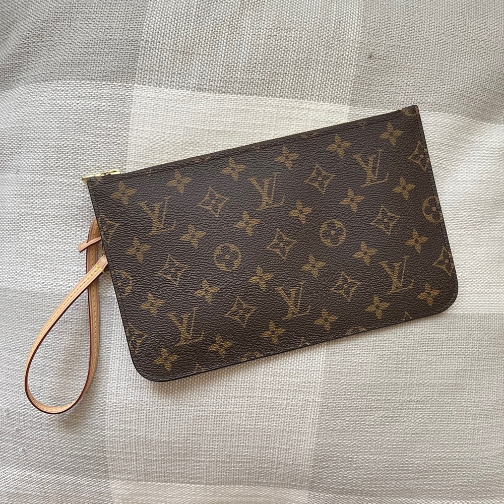 Authentic Louis Vuitton Neverfull Pouch